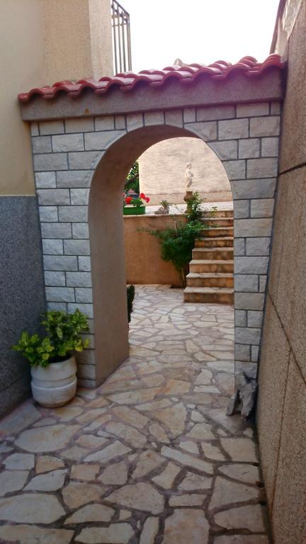 Apartments Racetin Марина Екстериор снимка