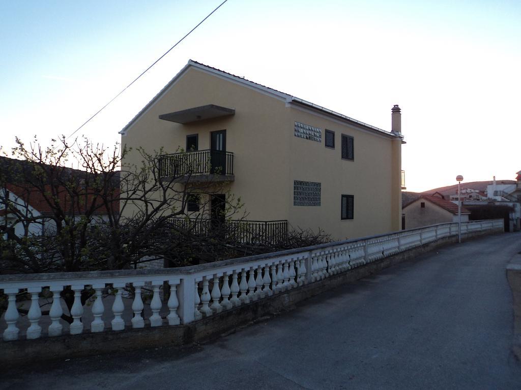 Apartments Racetin Марина Екстериор снимка